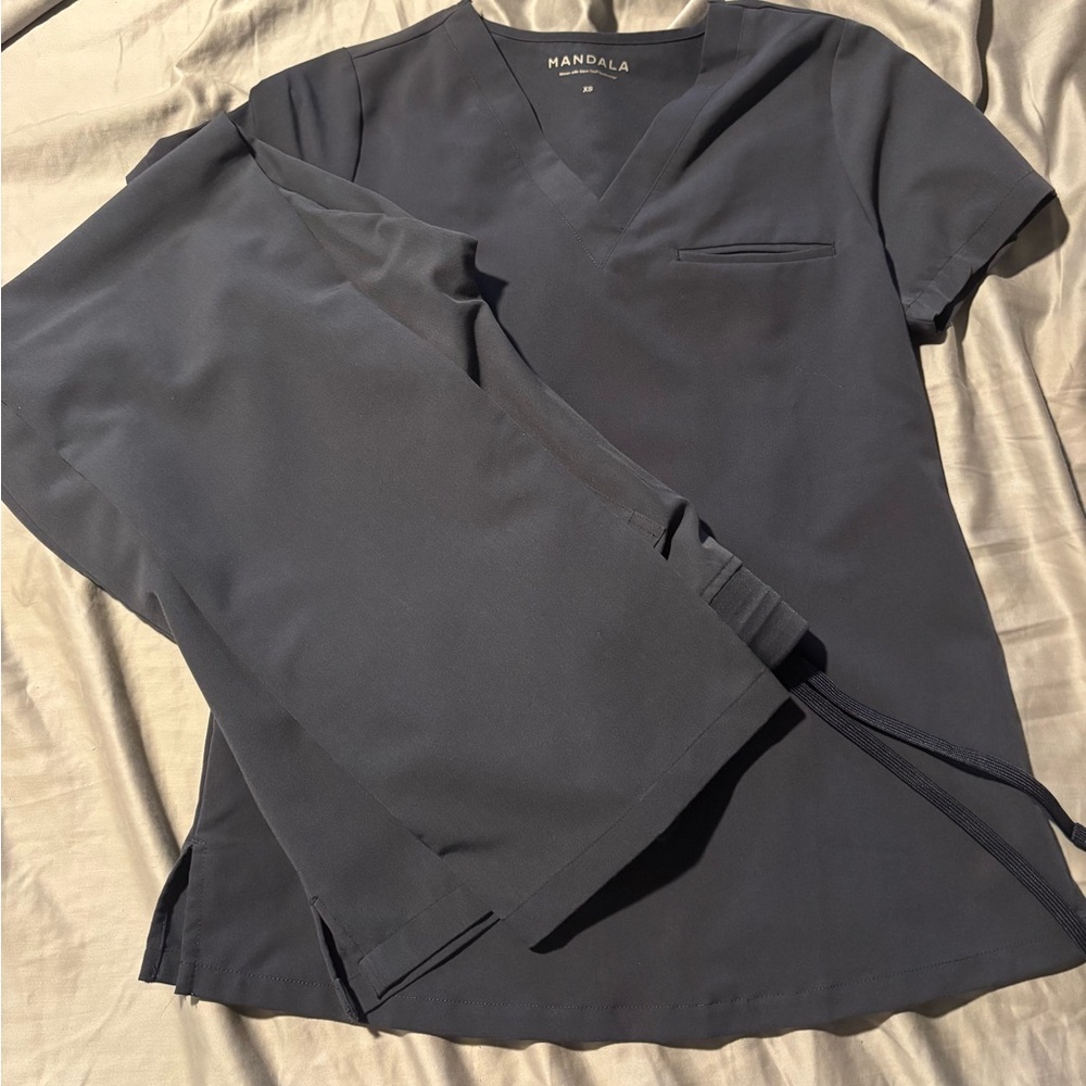 Mandala Steel Gray Scrub Set - XS
